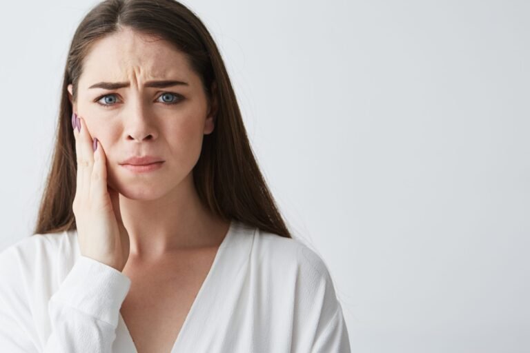 How-to-Know-if-Your-Jaw-Is-Broken-scaled (1)